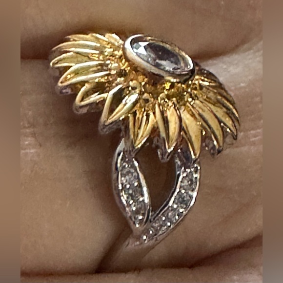 SUNFLOWER RING 18K YELLOW&WHITE GOLD PLATED WITH SIMULATED DIAMOND - Picture 4 of 5